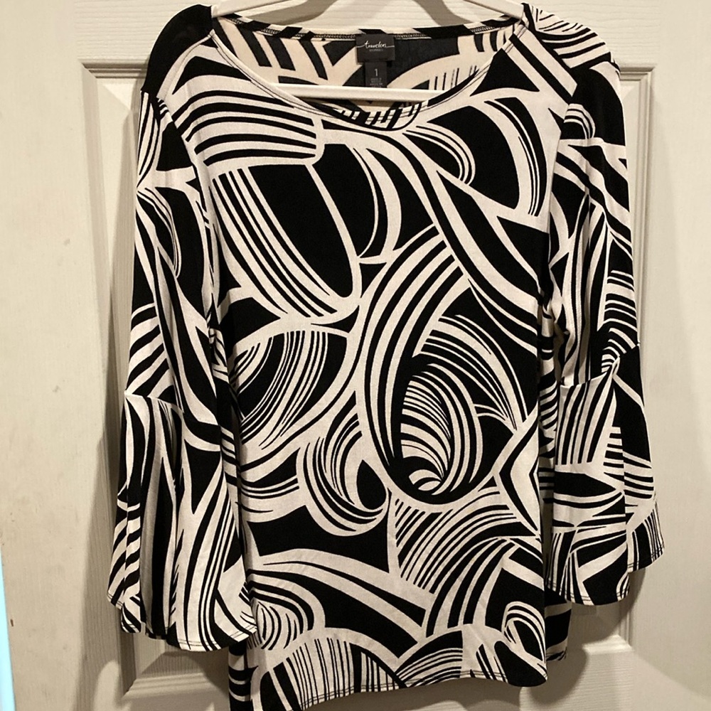 Chico's  Travelers Black and White Patterned Women's Top